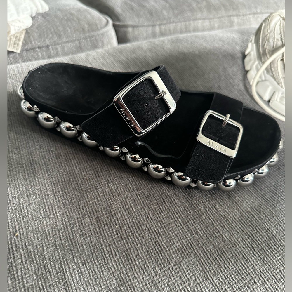 ALAÏA Black Sandal (SINGLE SHOE ONLY) Amputee Luxury Footwear - Picture 2 of 4